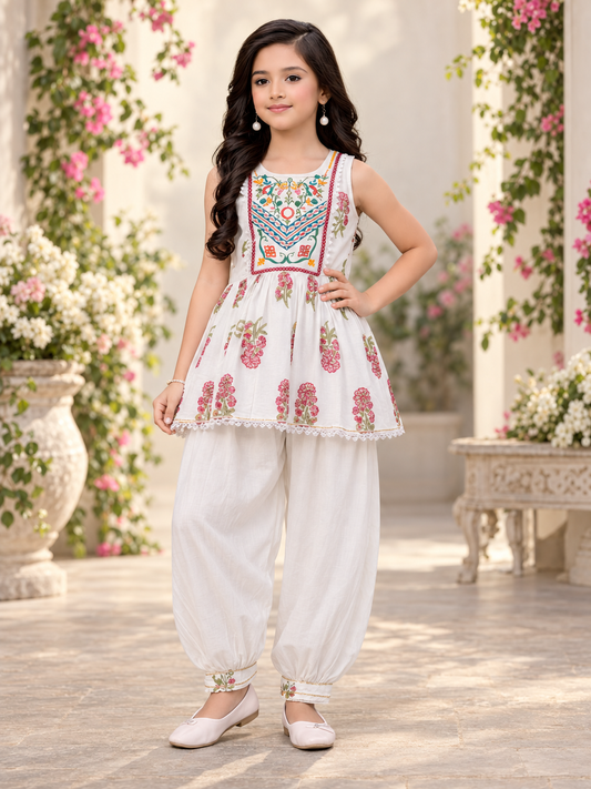 Girls Ivory White Printed Indo-Western Suit – three-quarter front view